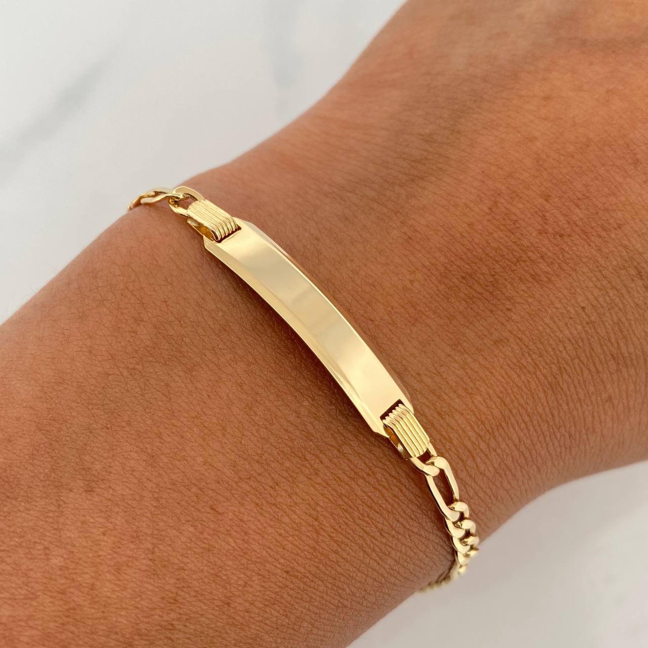 Pulso Figaro Placa Rectangular 3.05 g / 7 1/4 in / 2 mm Oro Amarillo 18K