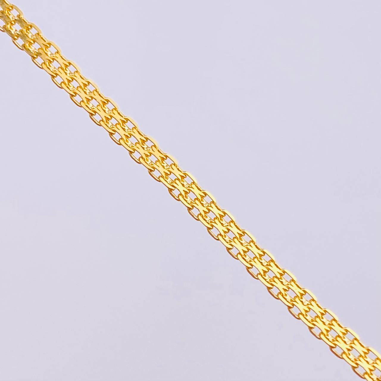 Cadena China 4.25gr / 23 1/2 in / 2.2mm Oro Amarillo +1 18K *