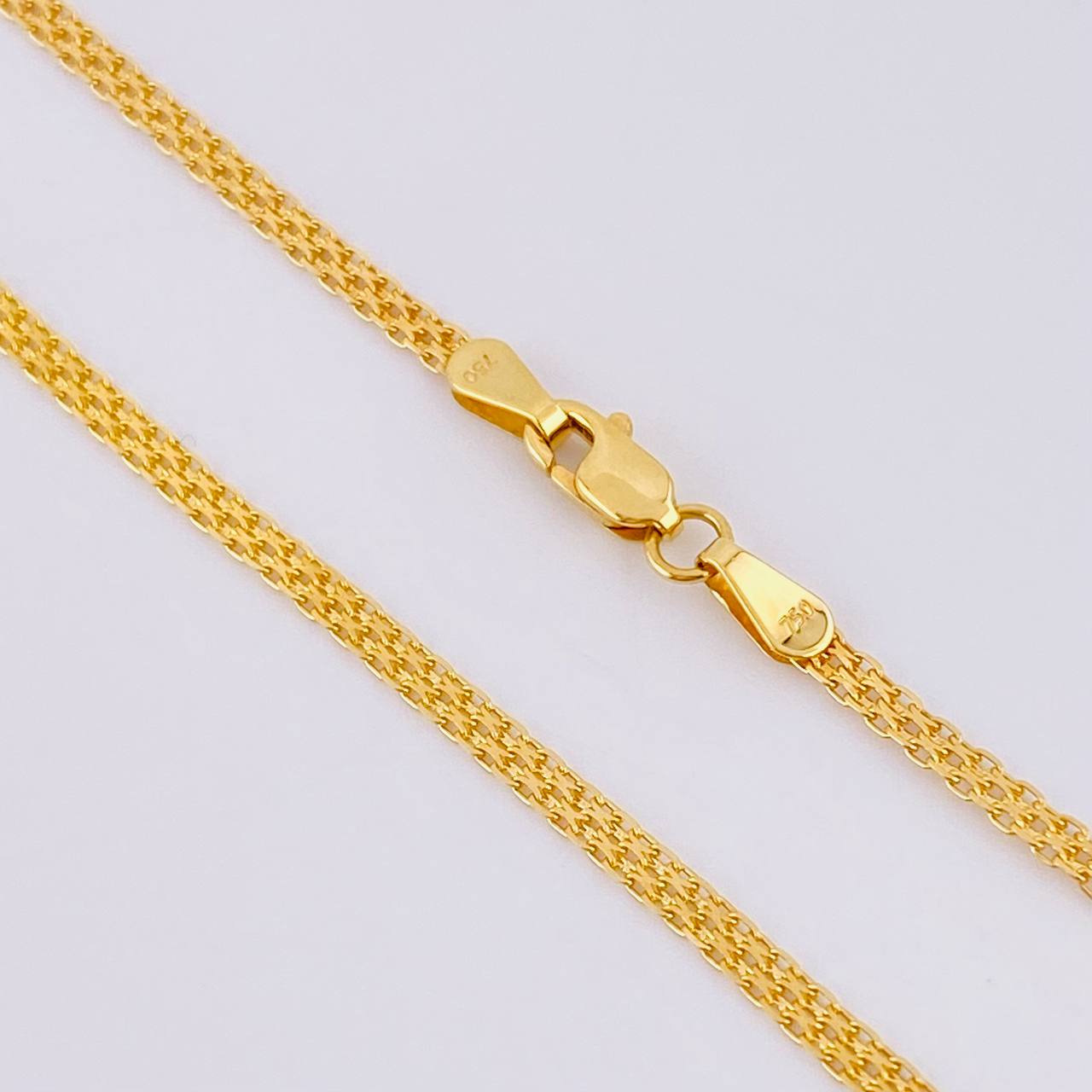 Cadena China 4.25gr / 23 1/2 in / 2.2mm Oro Amarillo +1 18K *