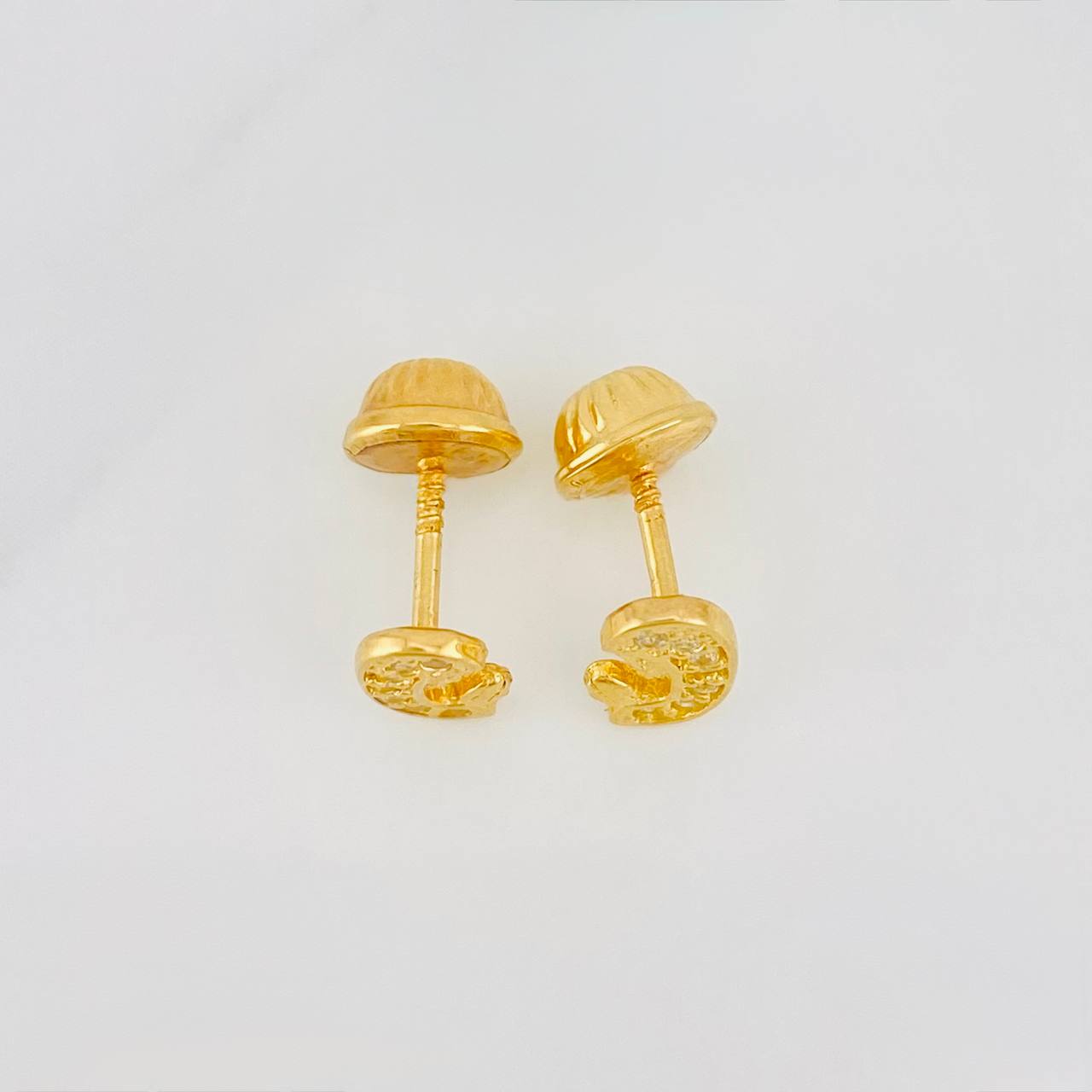 Topos Virgen de Guadalupe 0.9g / in / 7.8mm Oro Amarillo 18K