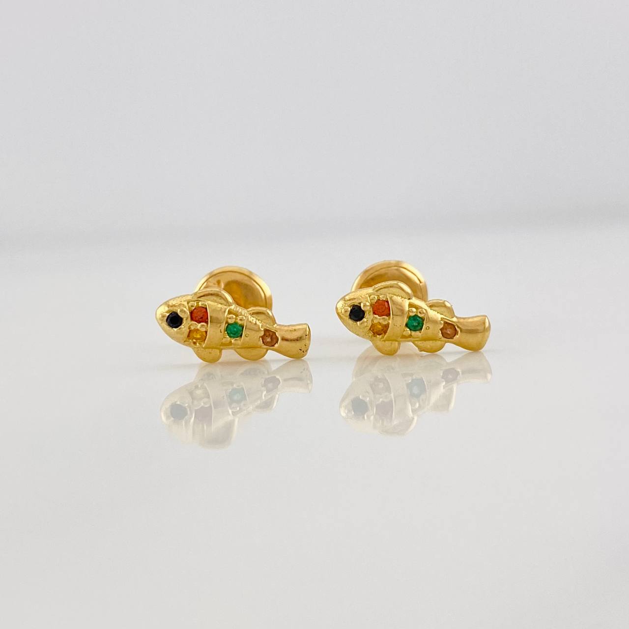 Stud Earrings Fish 1g / in / 4.8mm Yellow Gold 18K