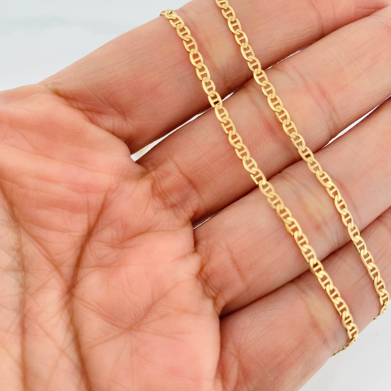 Flat Mariner Chain 4.15g / 18 in / 2.1mm 18K Yellow Gold