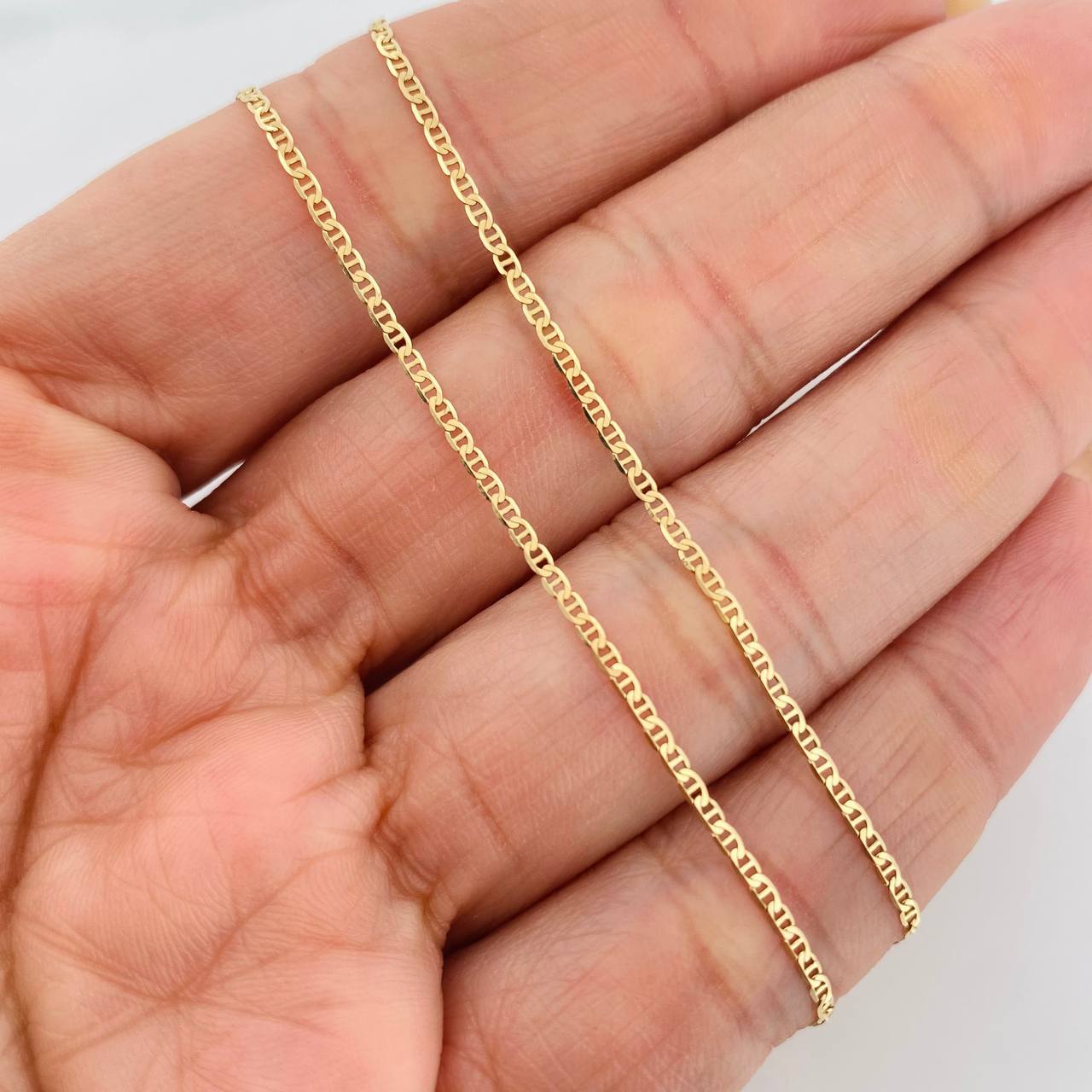 Flat Mariner Chain 1.9g / 20 in / 1.3mm 18K Yellow Gold