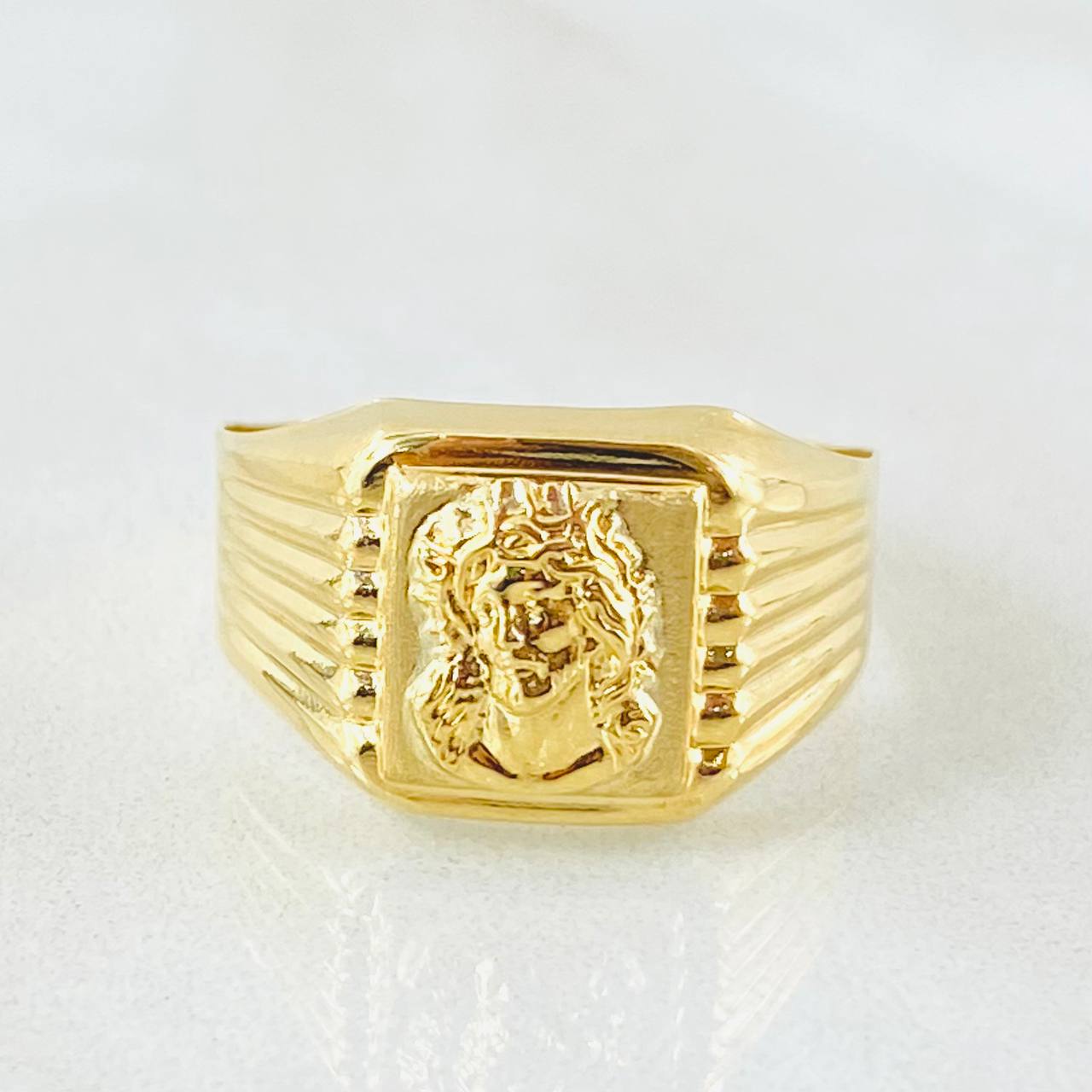 Jesus Face Square Ring 1.95gr / Size 7 3/4 / 18K Gold