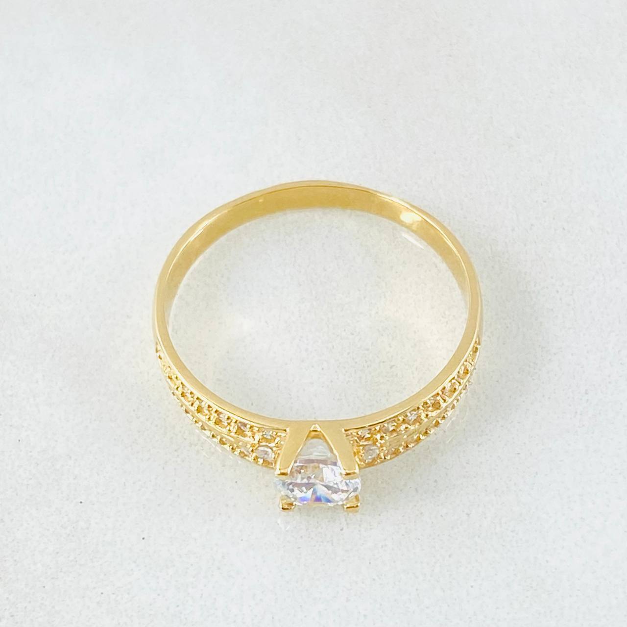 Anillo Solitario Doble Carril 2.5gr / T6 1/4 / Oro Amarillo 18K ©