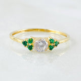 Anillo Solitario Trio Chispas 1.05gr / T6 / Oro Amarillo 18K ©