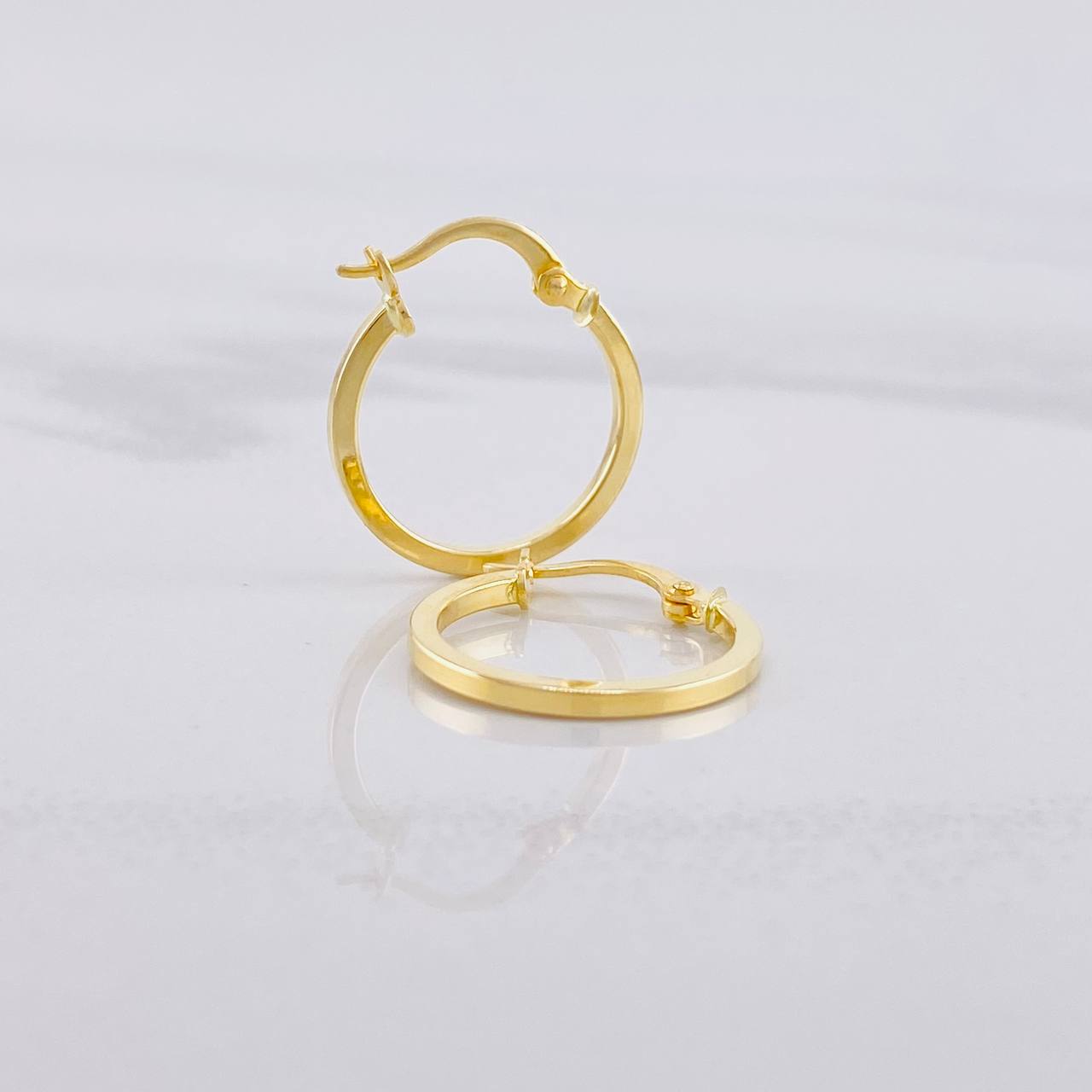 Candongas Lisas 1.15g / 3/4 in Oro Amarillo 18K