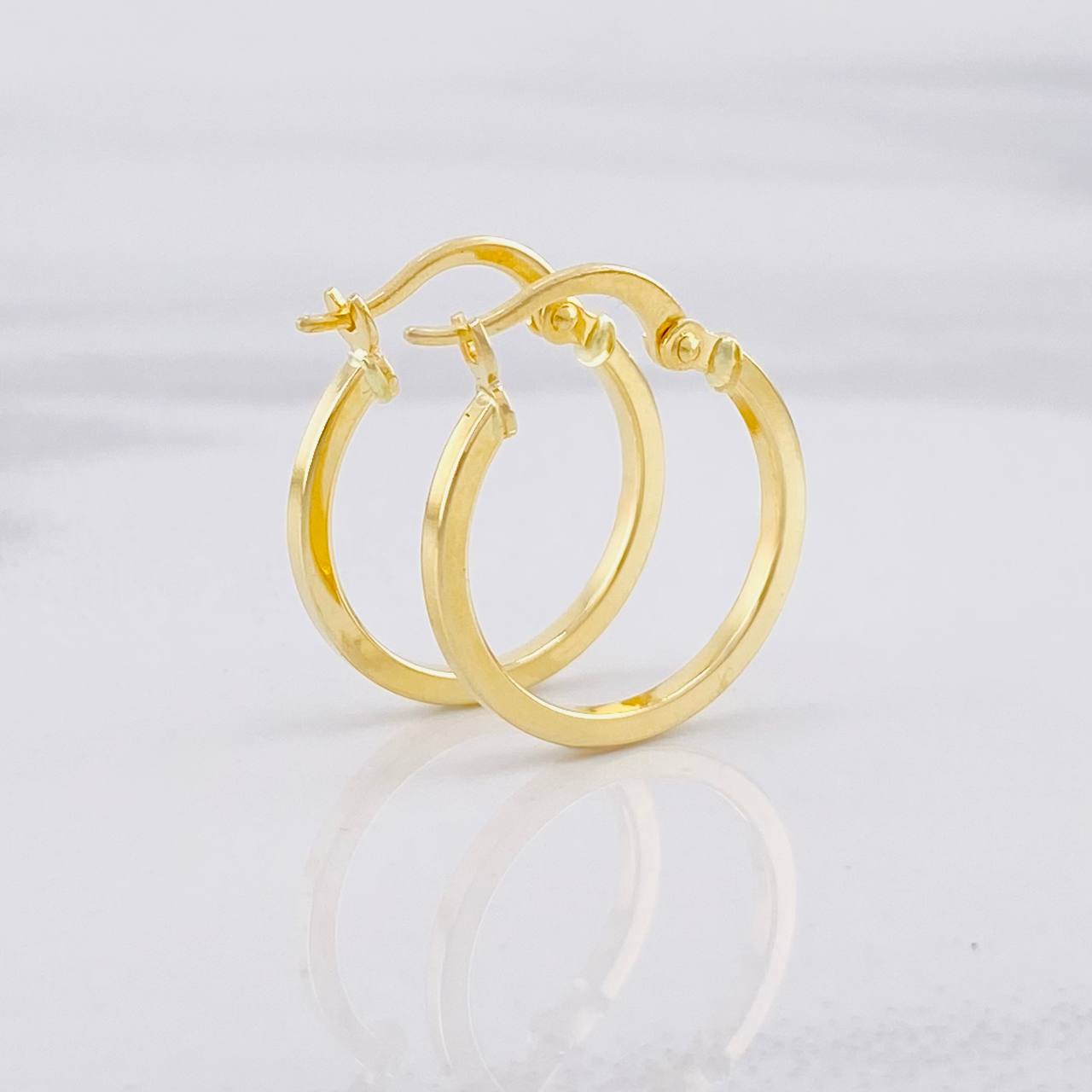 Candongas Tribal 1.1g / 3/4 in Oro Amarillo 18K