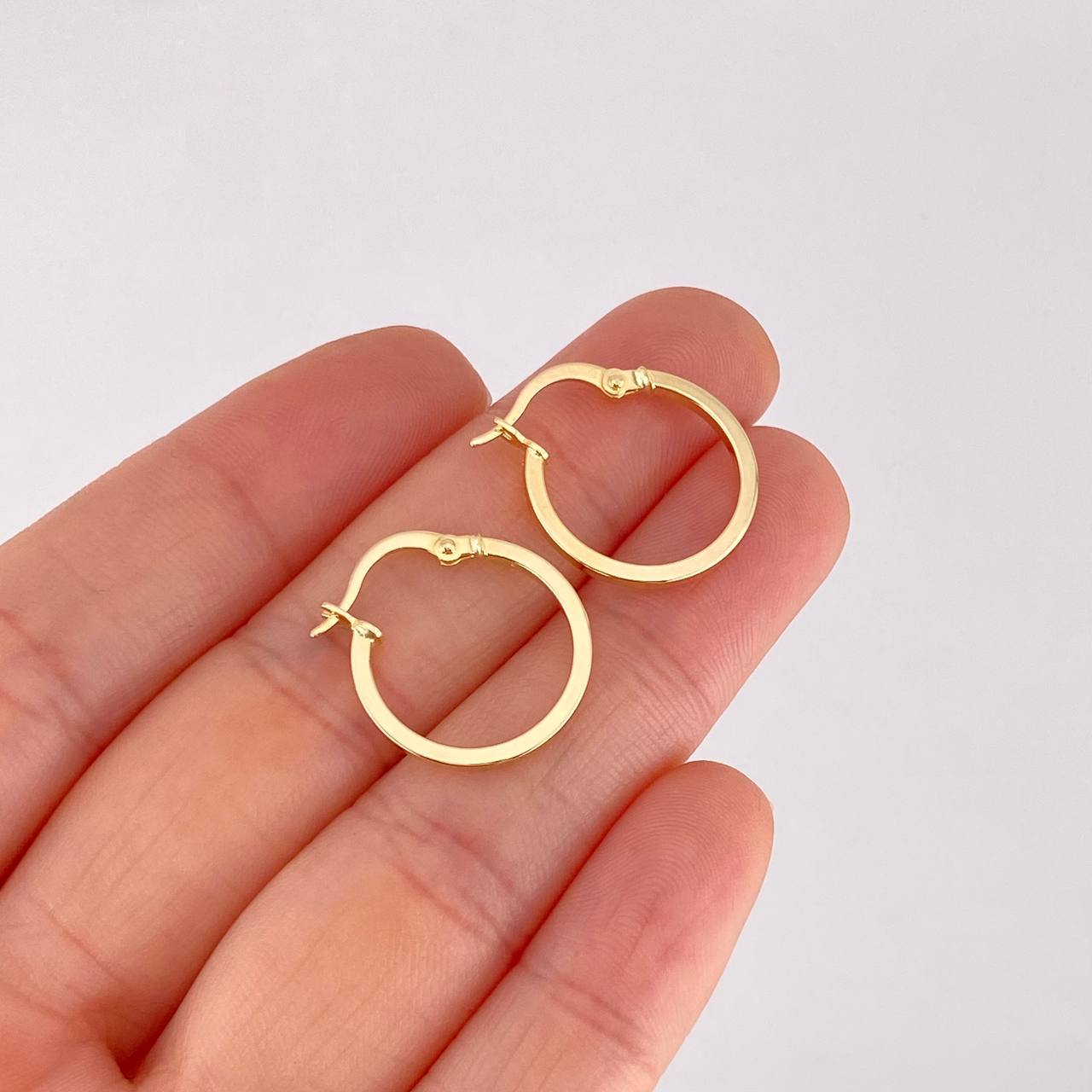 Candongas Lisas 1.15g / 3/4 in Oro Amarillo 18K