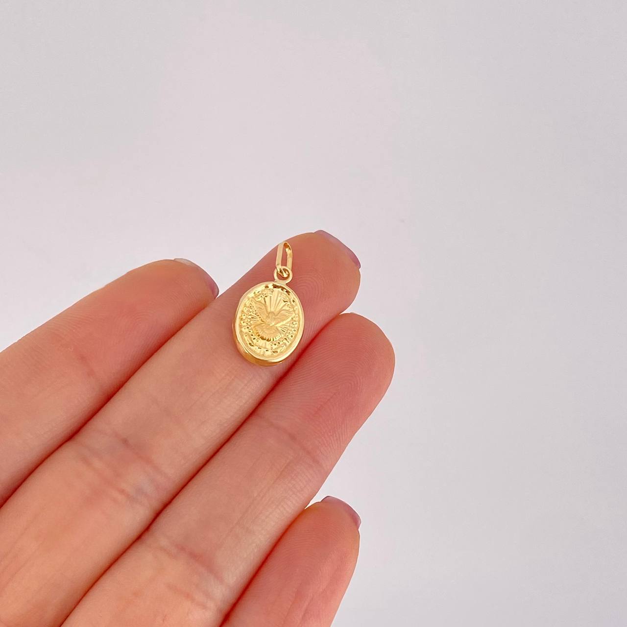 Dije Espíritu Santo Mate 0.55g / 3/4 in Oro Amarillo 18K