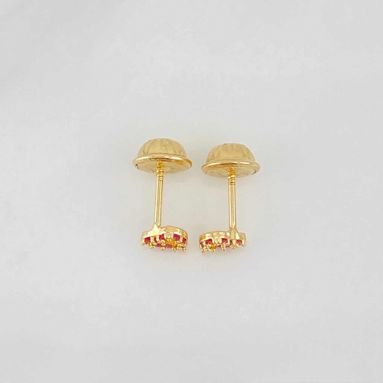 Stud Earrings Heart 0.55g / in / 4.89mm Yellow Gold 18K