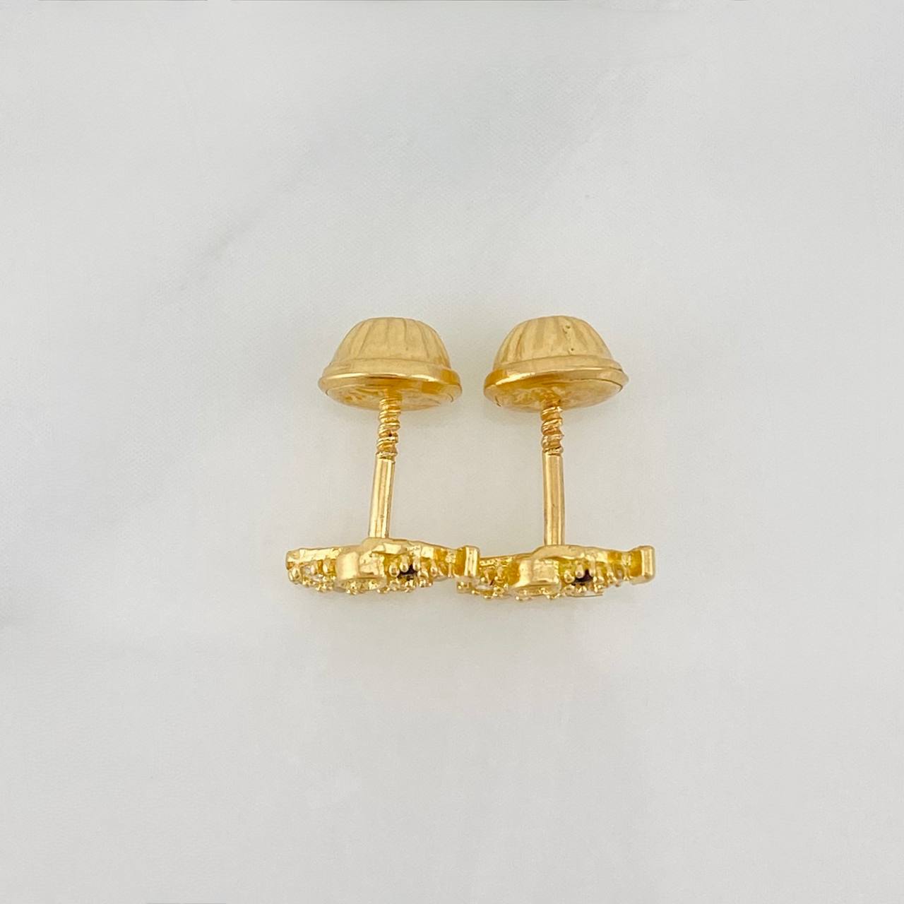 Stud Earrings Elephant 0.9g / in / 8.78mm Yellow Gold 18K