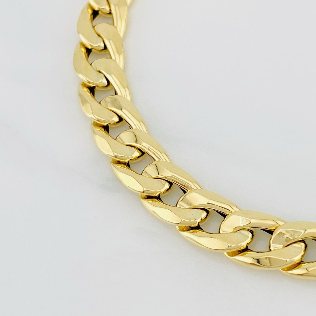 Pulso Cubano 9.85g / 8 1/4 in / 9.1mm Oro Amarillo 18K