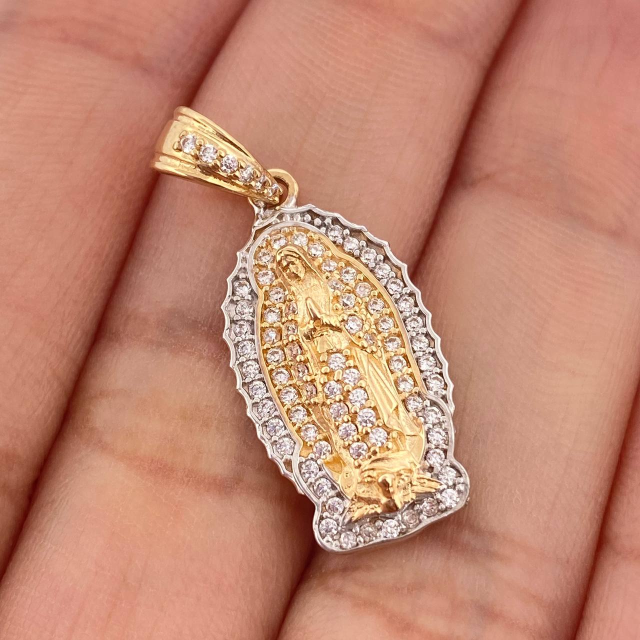 Dije Virgen De Guadalupe 3.15gr / 1 in / Dos Oros Amarillo Blanco 18K %