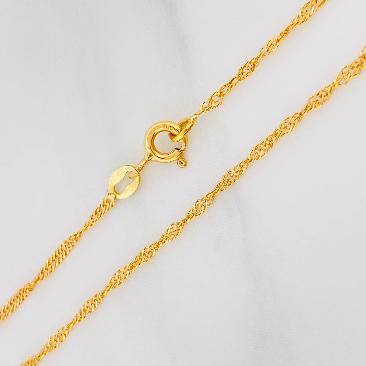Cadena Singapur 2.1g / 18 in / 1.54mm Oro Amarillo 18K