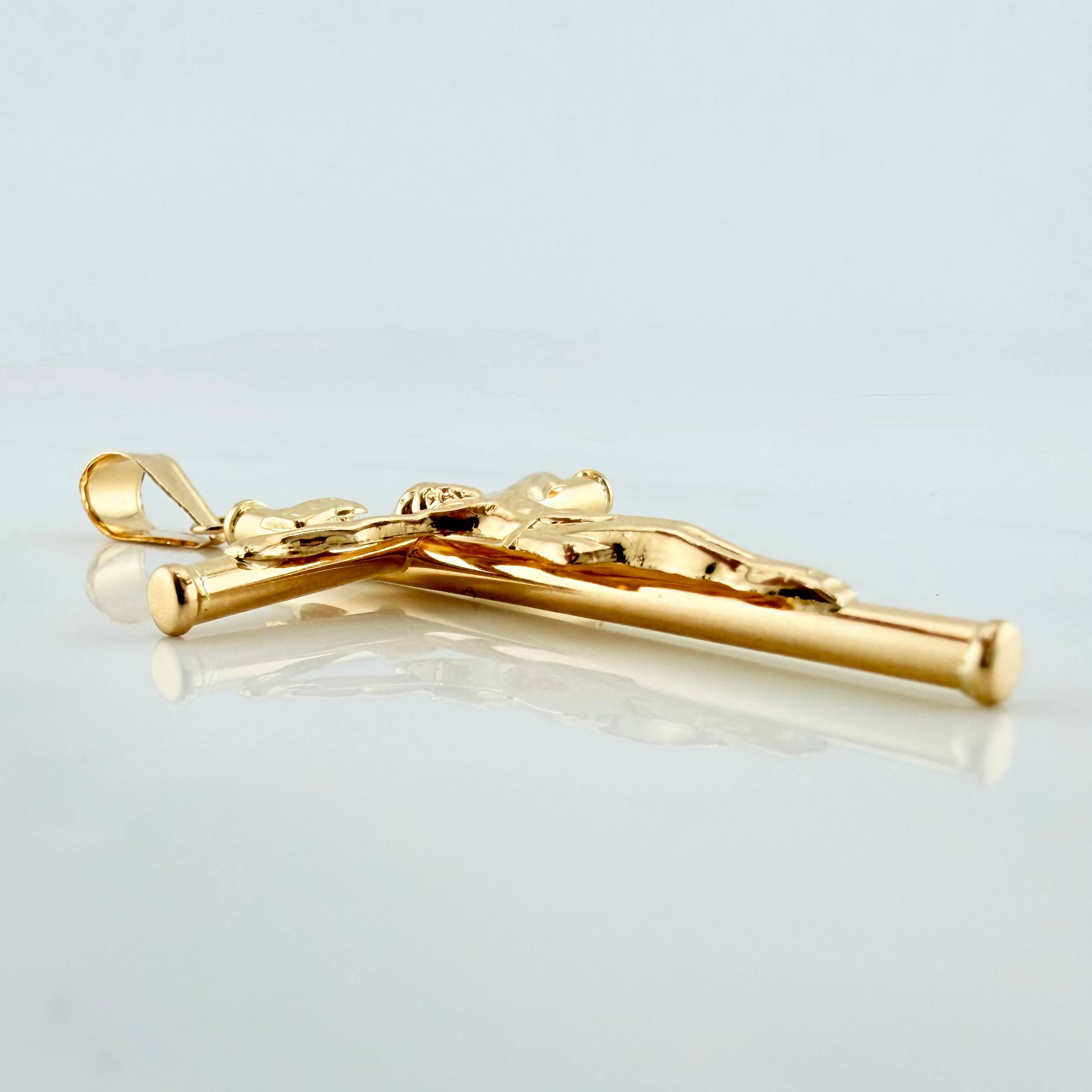Pendant Cross Christ 3.15 g / 2 1/4 in 18K Yellow Gold