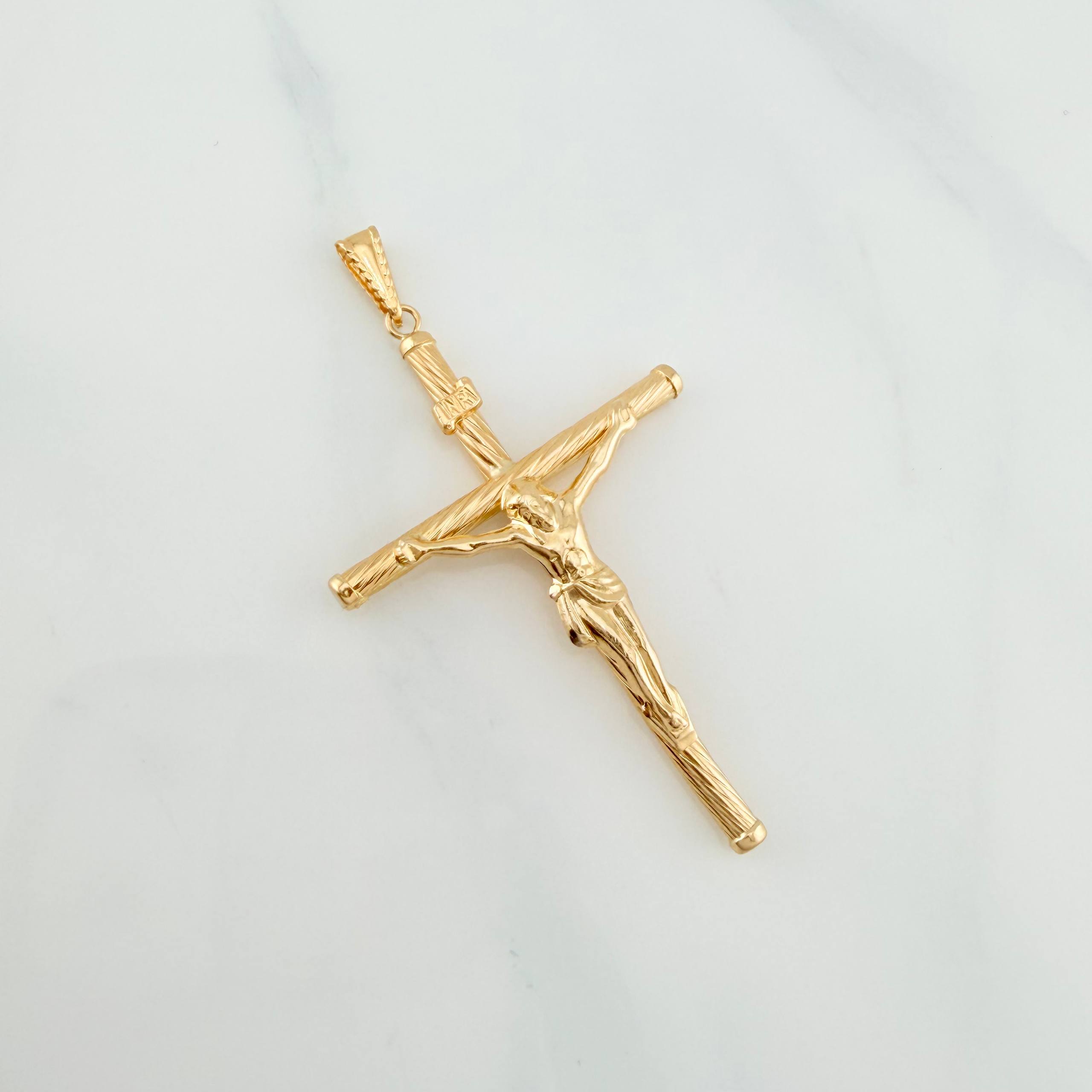 Pendant Cross Christ 1.85 g / 2 1/4 in 18K Yellow Gold