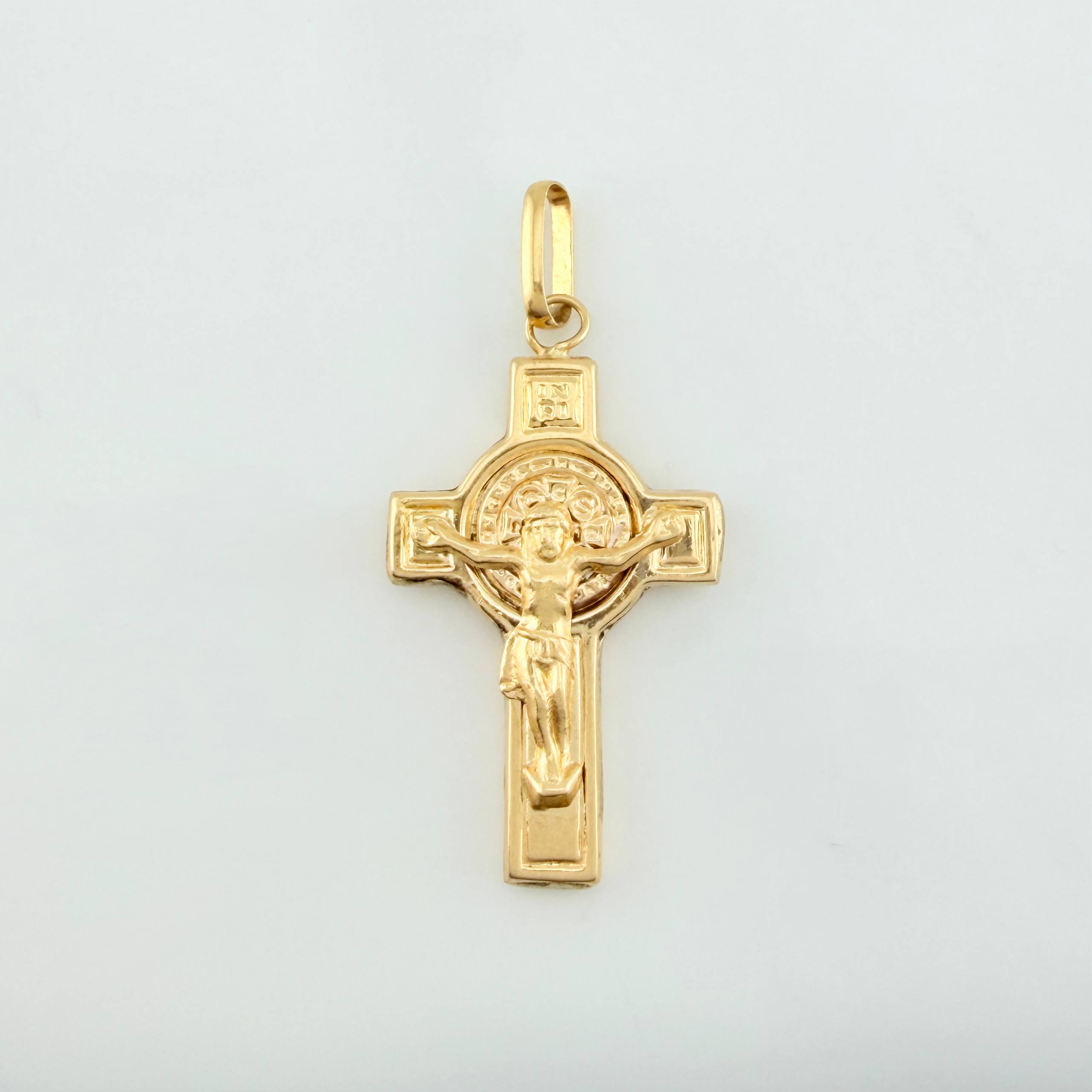 Pendant Cross Christ Saint Benedict 2 g / 1 1/2 in Yellow Gold 18K