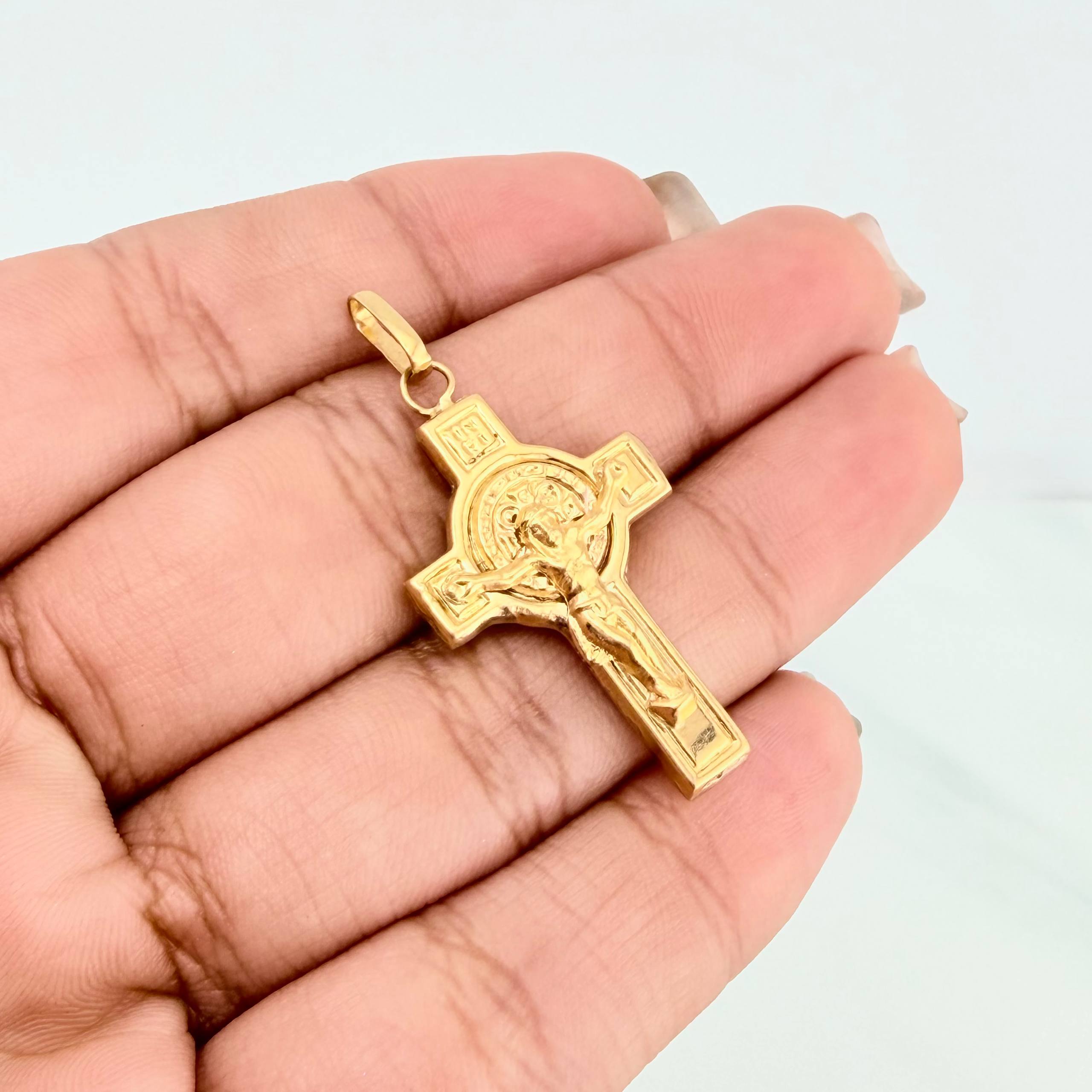 Pendant Cross Christ Saint Benedict 2 g / 1 1/2 in Yellow Gold 18K