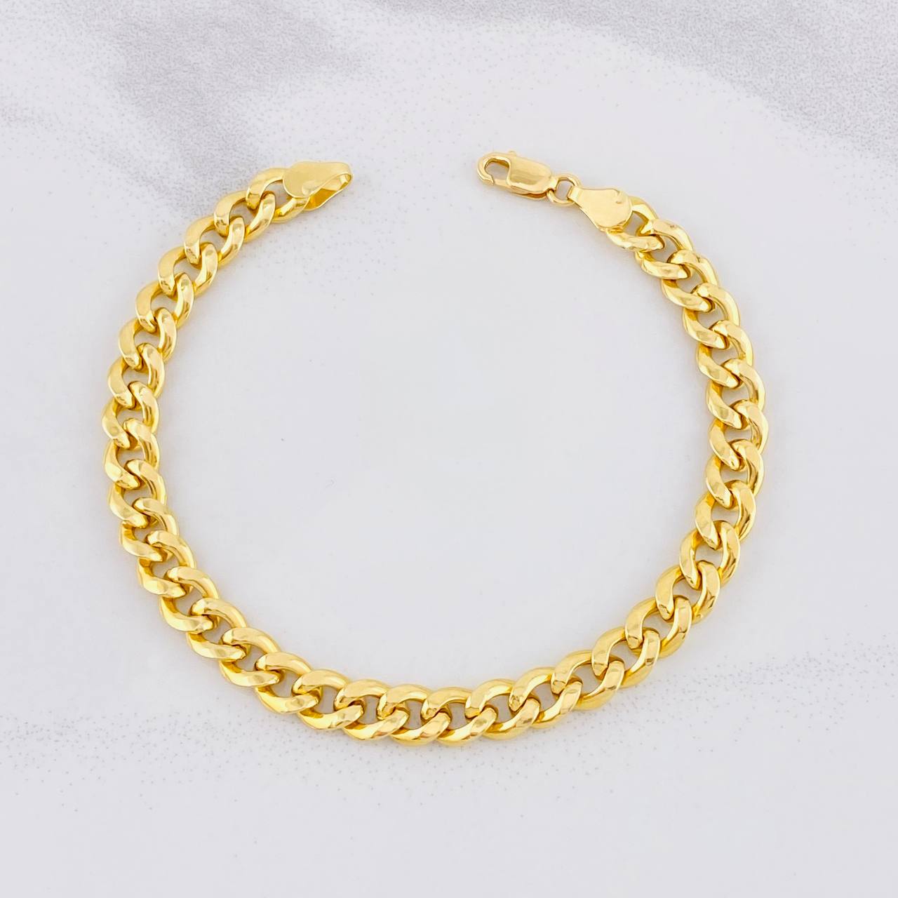 Cuban Links Bracelet 4.15g / 7 1/2 in / 6.3mm Yellow Gold 18K