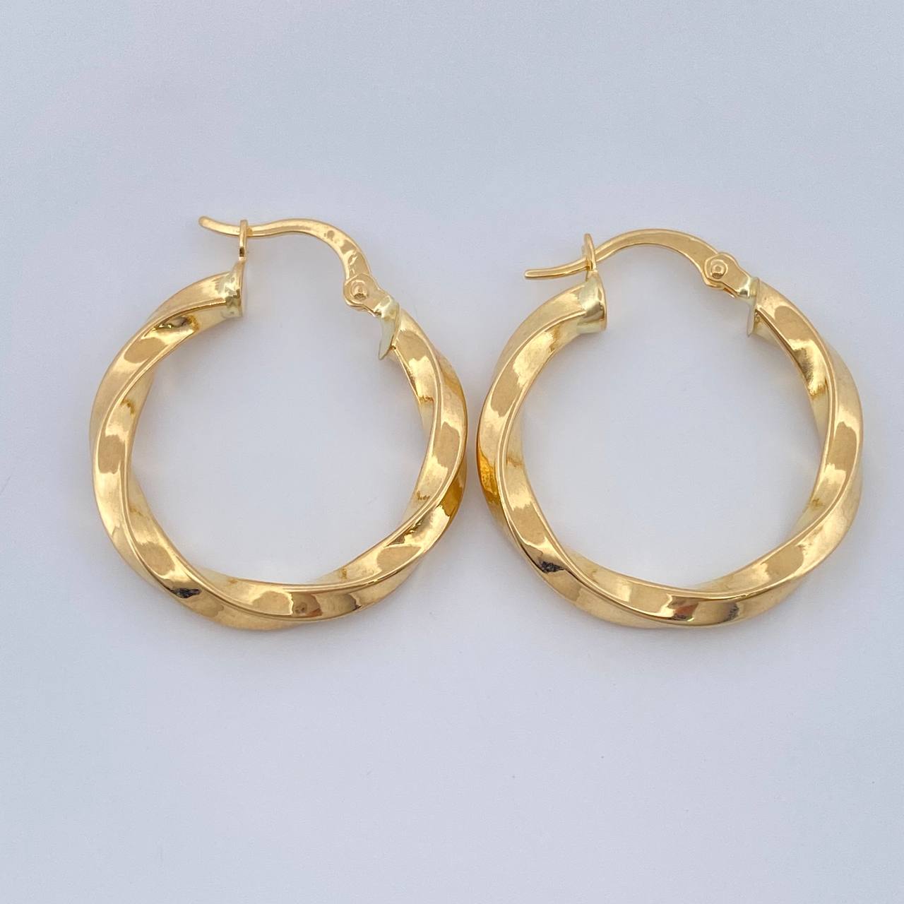 Candongas Kari 2.3gr / 1 in / Oro Amarillo 18K %