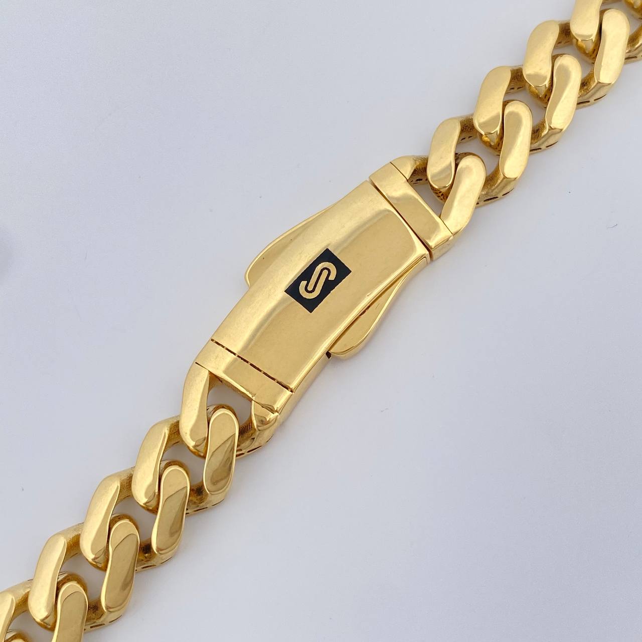 Cadena Cubana Monaco 37.7gr / 24 1/2 in / 9mm Oro Amarillo +4 18K $