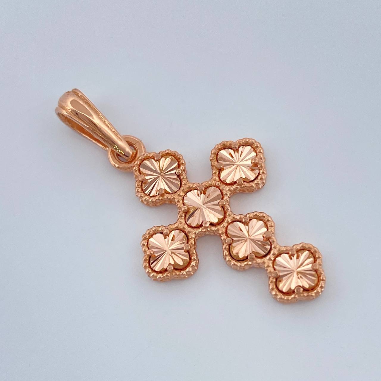 Dije Cruz Trebol 2.35gr / 1 1/4 in / Oro Rosa Nac.Esp. 18K %