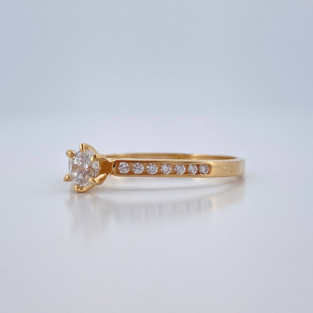 Solitaire Ring 1.9gr / T8 / 18K Yellow Gold %