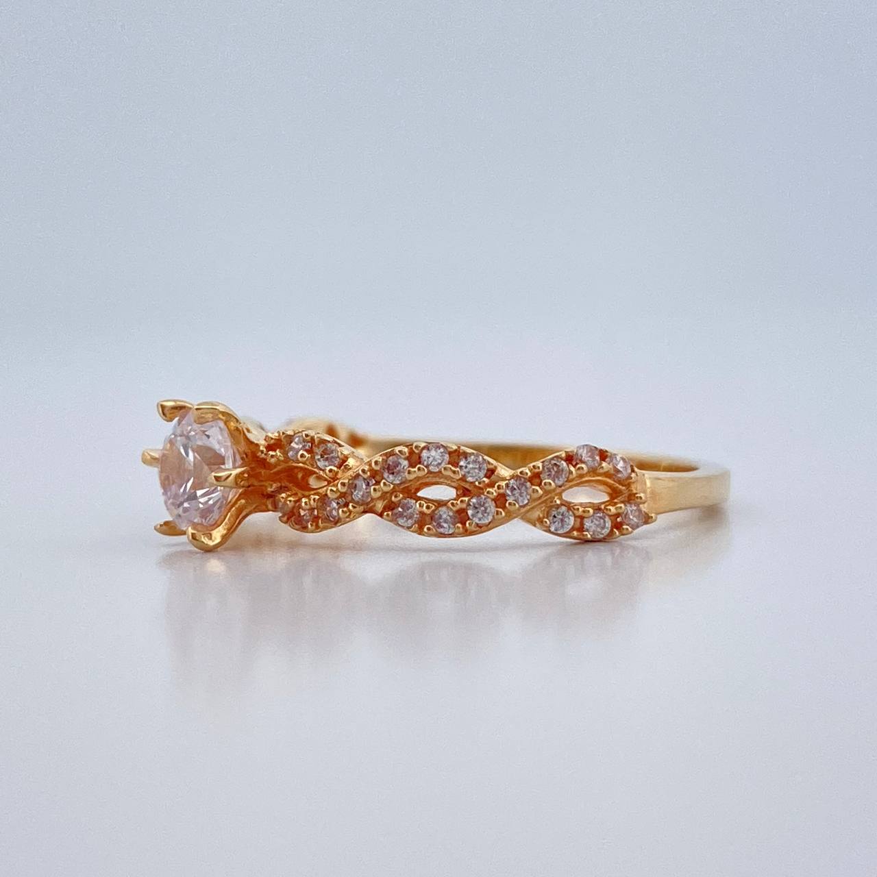 Anillo Solitario Olas Cruzadas 2.2gr / T7 / Oro Amarillo 18K %