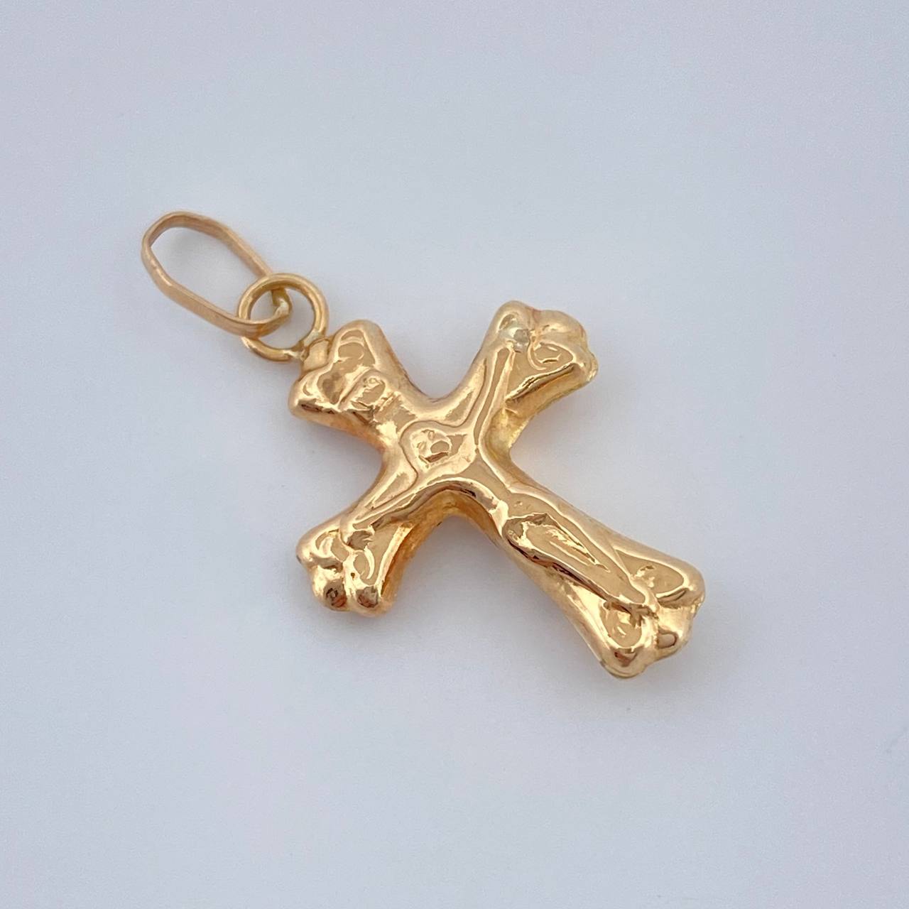 Dije Cruz Cristo 0.85gr / 1 in / Oro Amarillo 18K %
