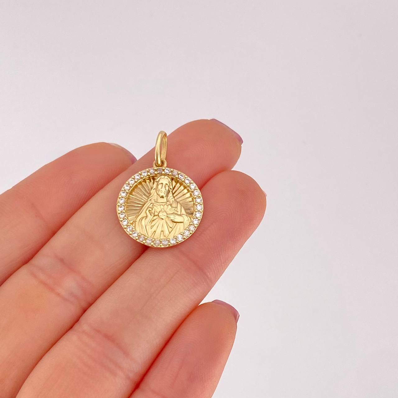 Dije Circulo Sagrado Corazón 2.7g / 1 in Oro Amarillo 18K