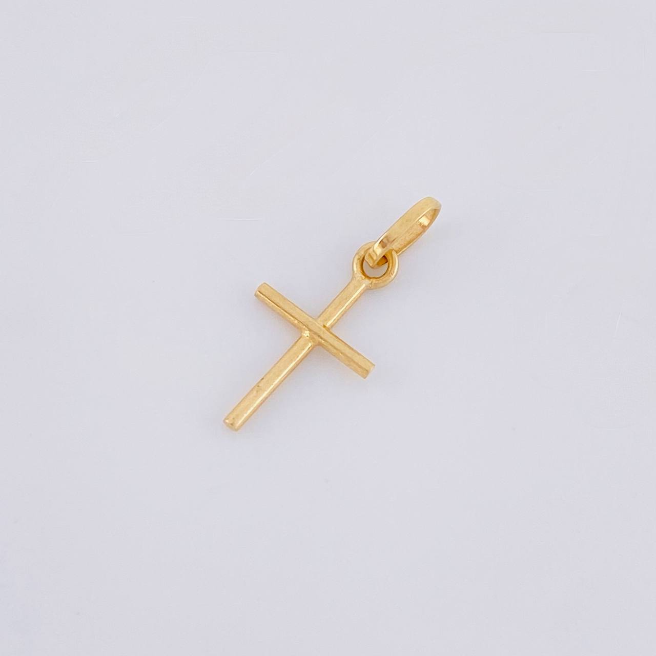 Plain Cross Pendant 0.45g / 3/4 in 18K Yellow Gold
