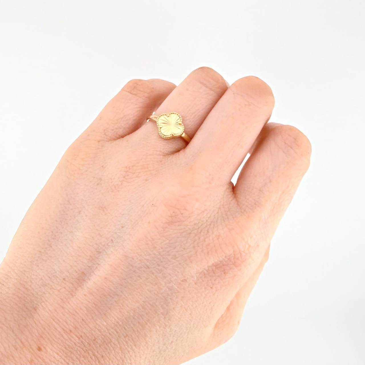 Clover Diamond Cut Ring 1.95g / T6 3/4 Yellow Gold 18K