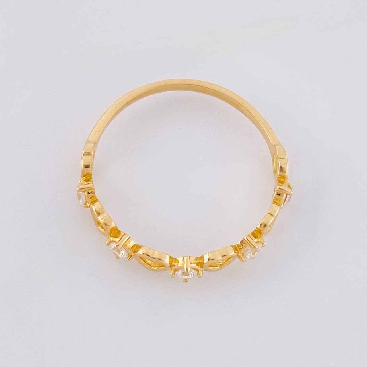 Interspersed Hearts Ring 1.3g / Size 6 3/4 Yellow Gold 18K