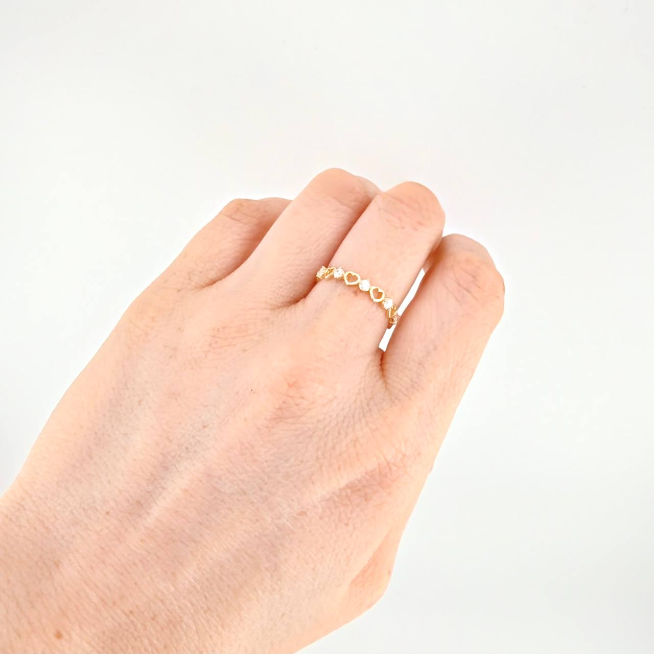 Interspersed Hearts Ring 1.4g / Size 7 1/2 Yellow Gold 18K