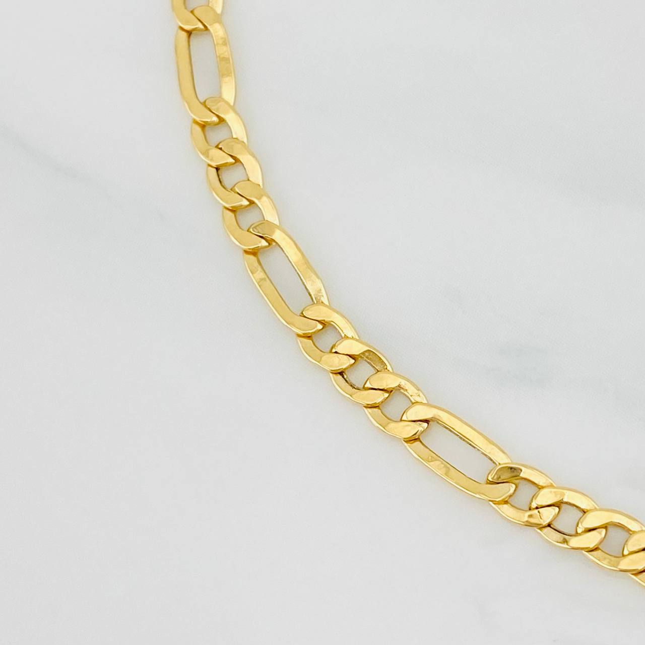 Pulso Figaro Placa 3.05g / 7 1/4 in / 3.3mm Oro Amarillo 18K