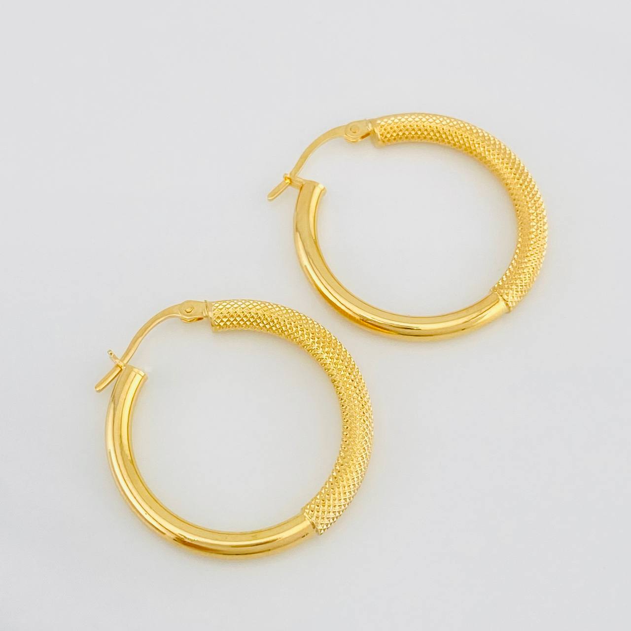 Candongas Bordadas 2.1g / 1 in Oro Amarillo 18K