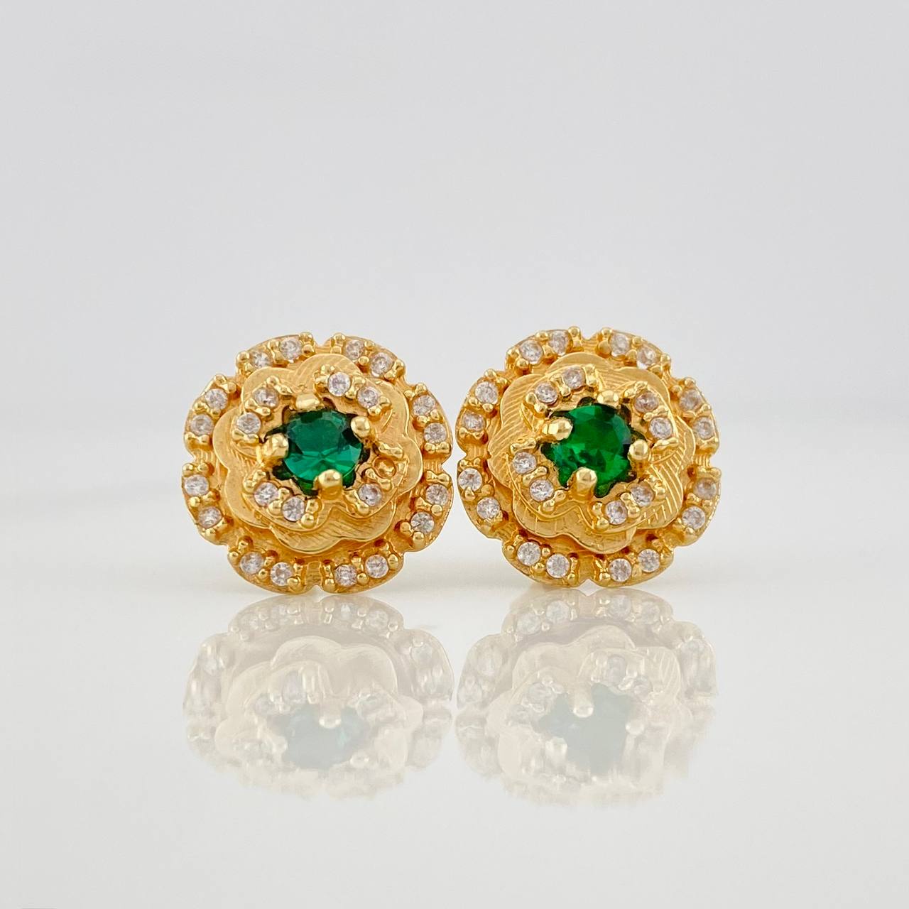 Stud Earrings Flower 5.4g / in / 11.95mm Yellow Gold 18K