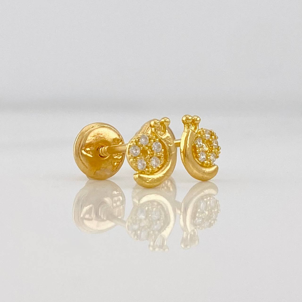 Stud Earrings Snail 0.75g / in / 5.23mm Yellow Gold 18K