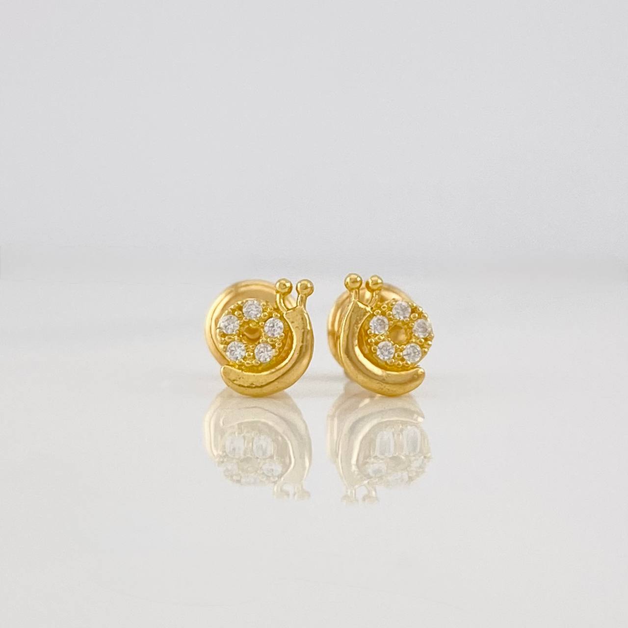 Stud Earrings Snail 0.75g / in / 5.23mm Yellow Gold 18K