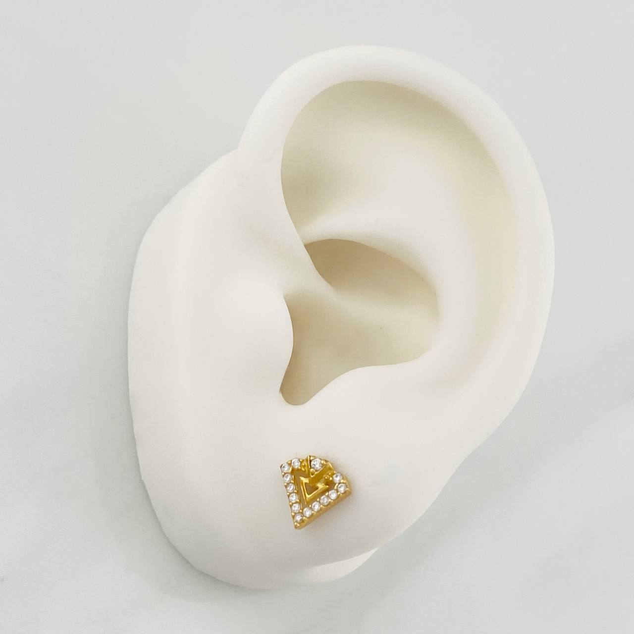 Stud Earrings Triangle 1.25g / in / 8.34mm Yellow Gold 18K