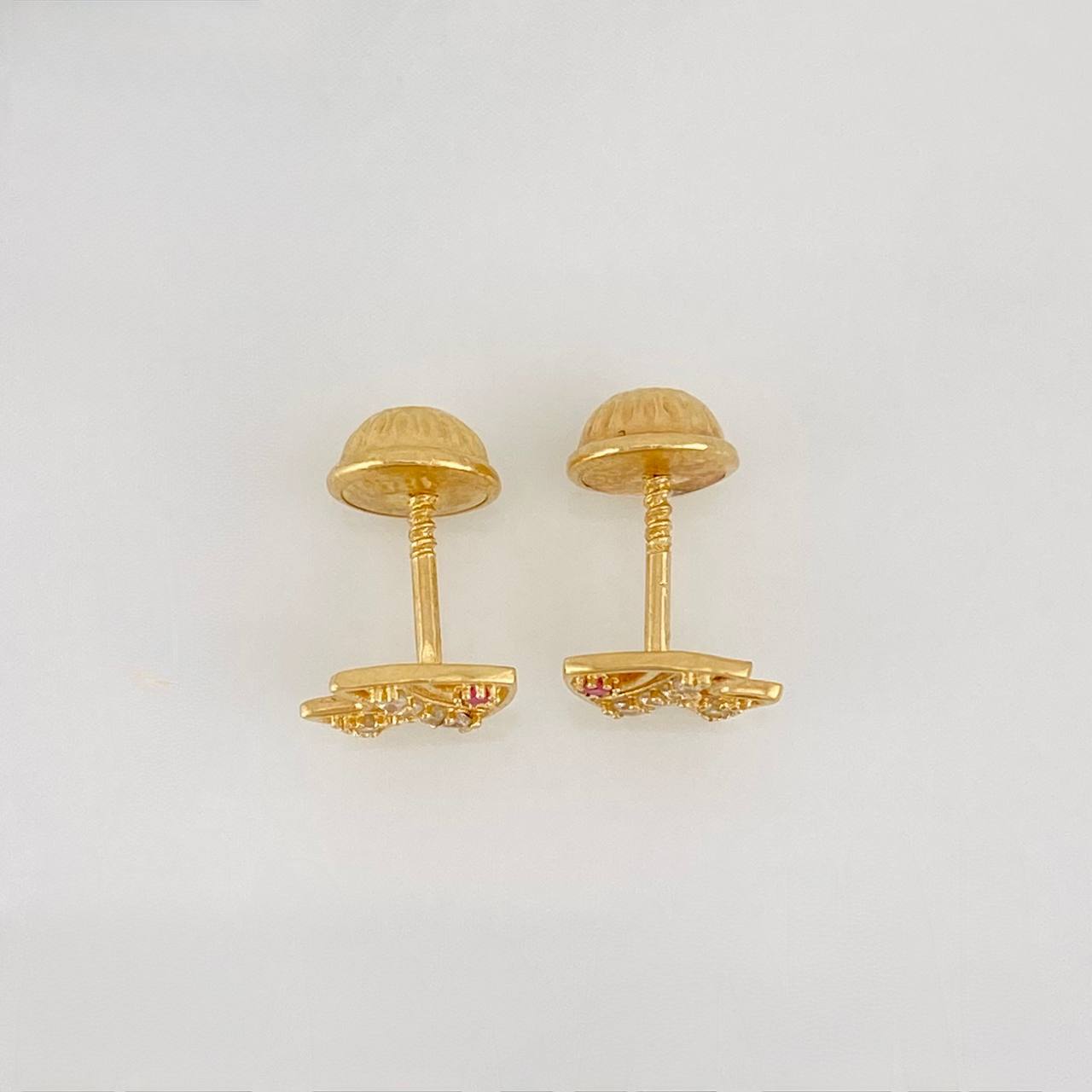 Stud Earrings Fish 0.8g / in / 6.95mm Yellow Gold 18K