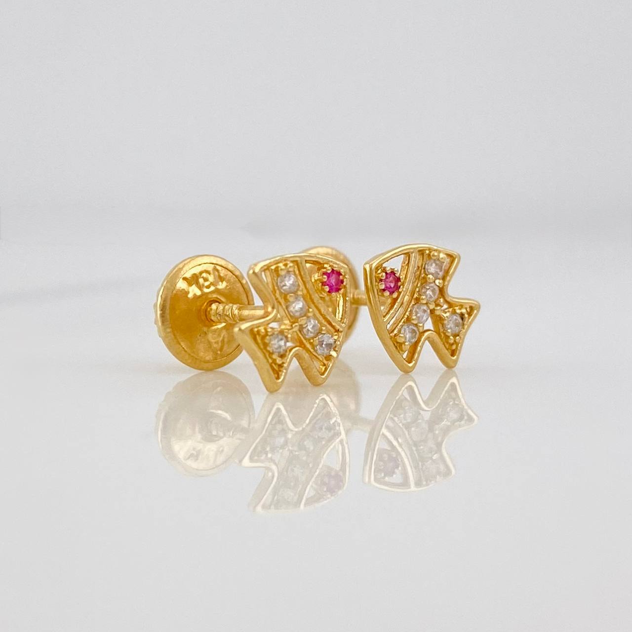 Stud Earrings Fish 0.8g / in / 6.95mm Yellow Gold 18K