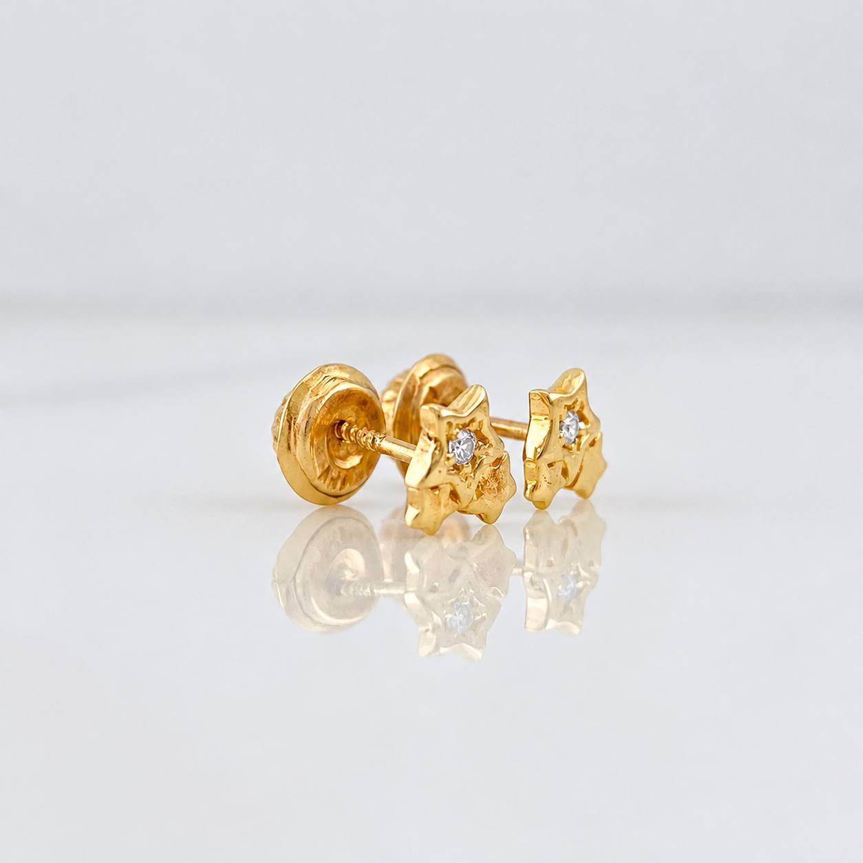 Stud Earrings Stars 0.8g / in / 5.59mm Yellow Gold 18K
