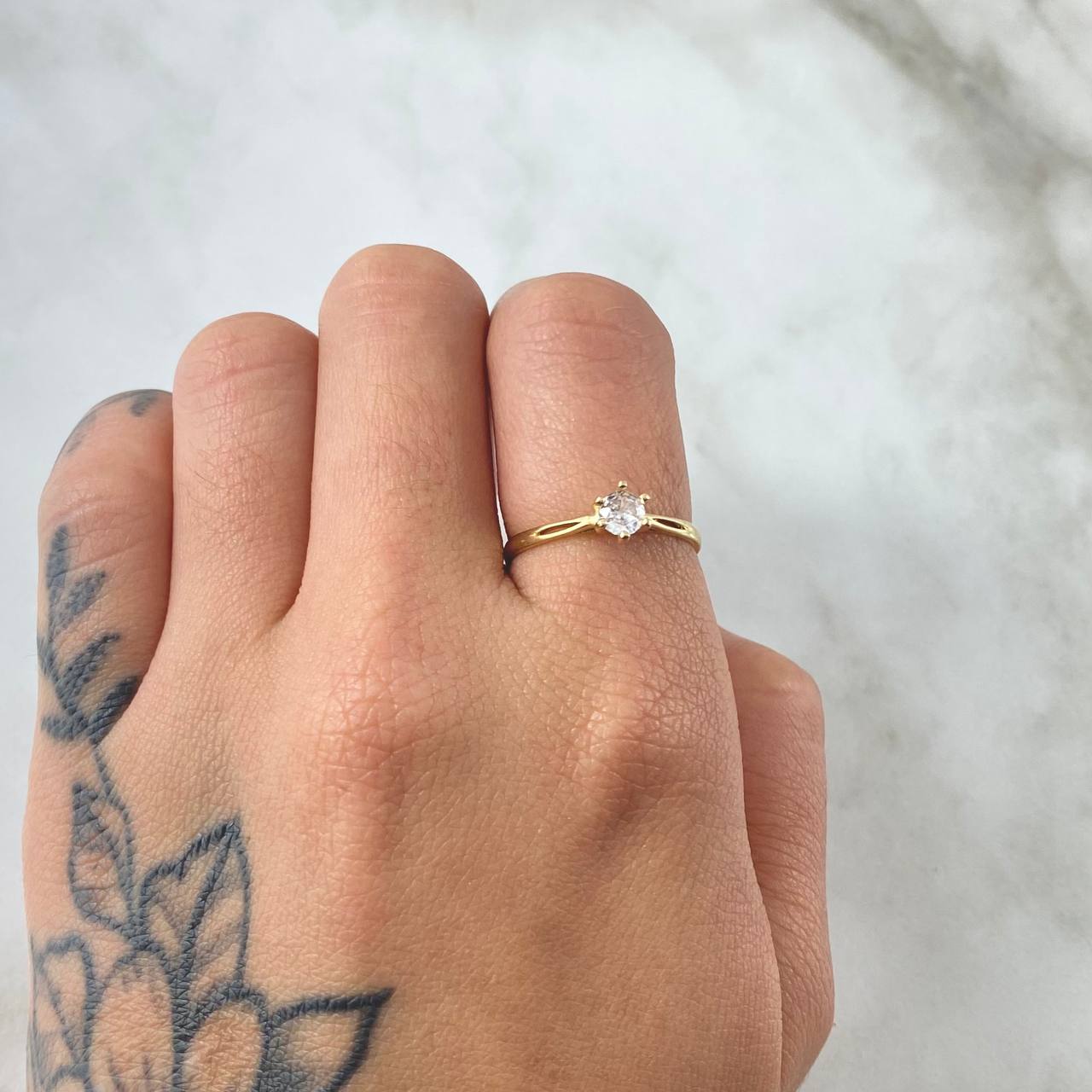 Solitaire Ring Bezel Bridge 1.55gr / Size 6 1/4 / 18K Gold