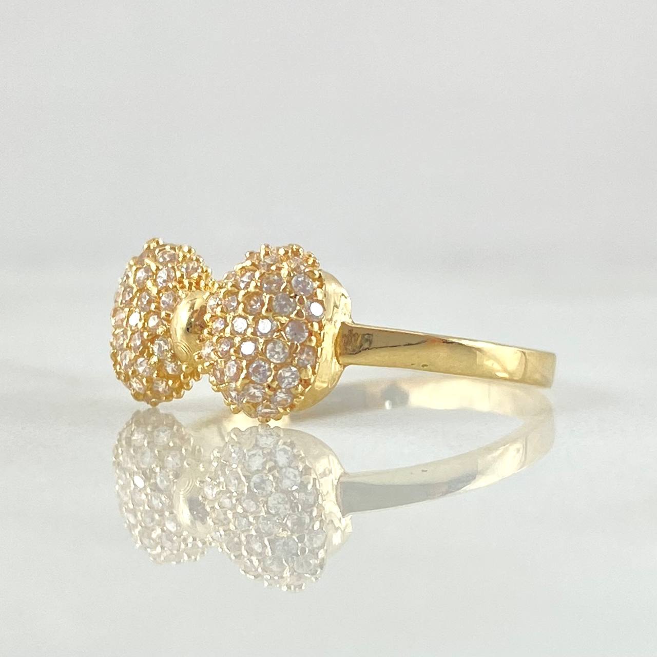 Dense Bow Ring 2.2gr / Size 6 3/4 / 18K Gold