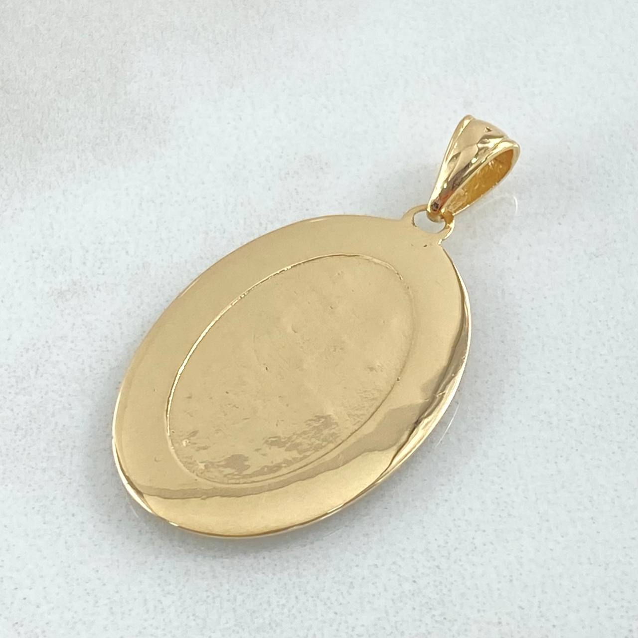 Oval Virgin Guadalupe Pendant 4.7gr / 3.3cm / 18K Gold