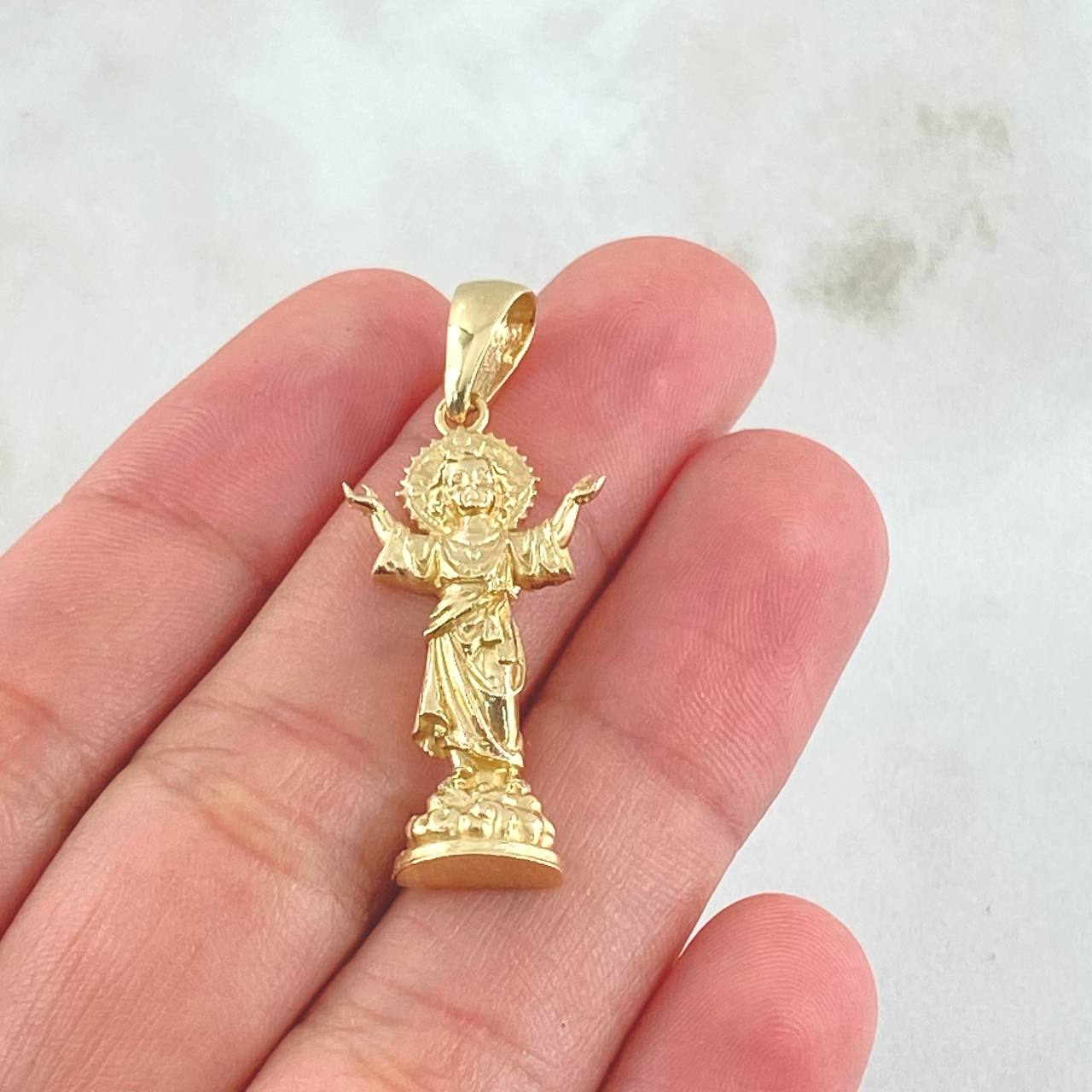 Divine Child Pendant Relief 4.2gr / 3.7cm / 1.5in / 18K Gold