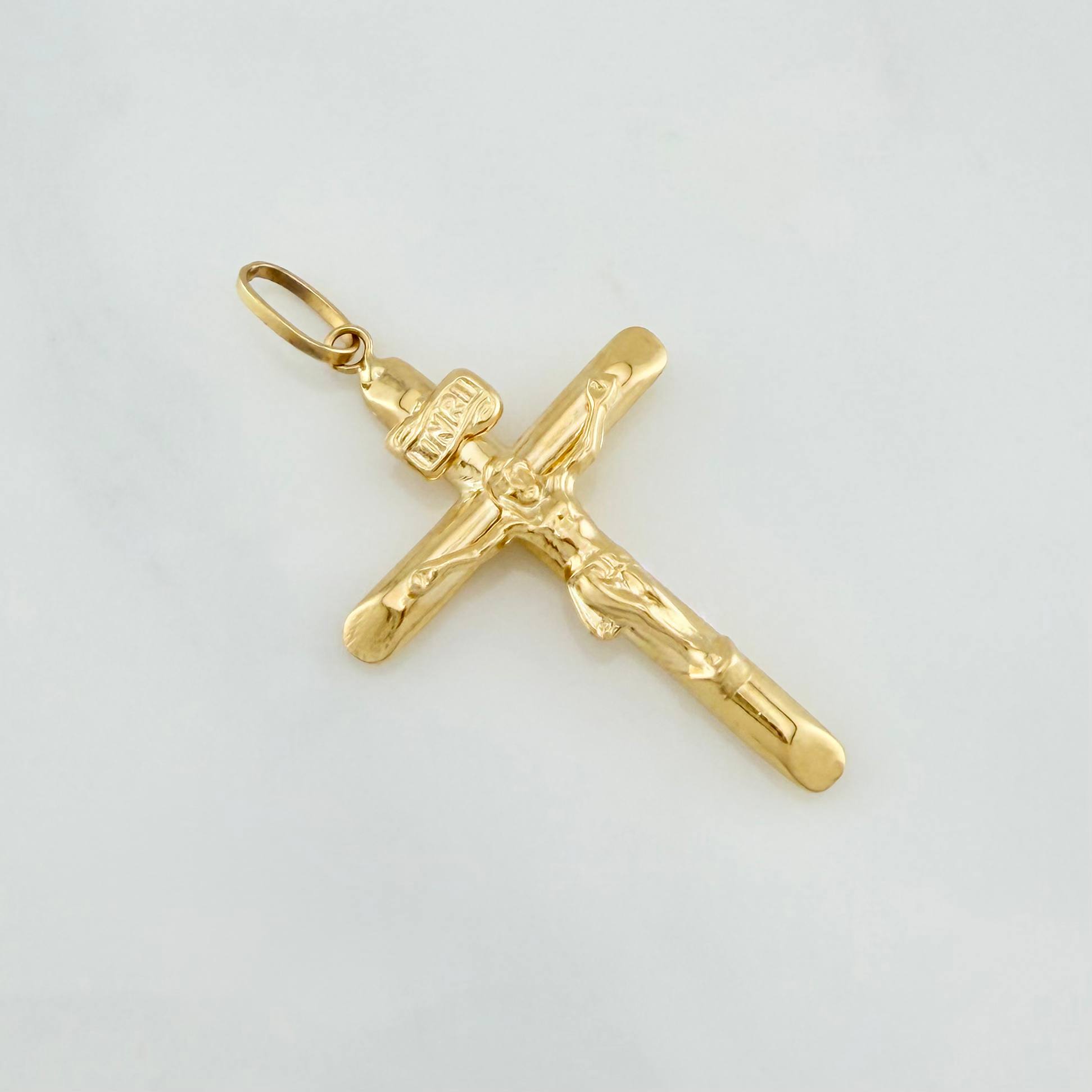 Pendant Cross Christ Flat Tips 1.3 g / 1 1/2 in Yellow Gold 18K
