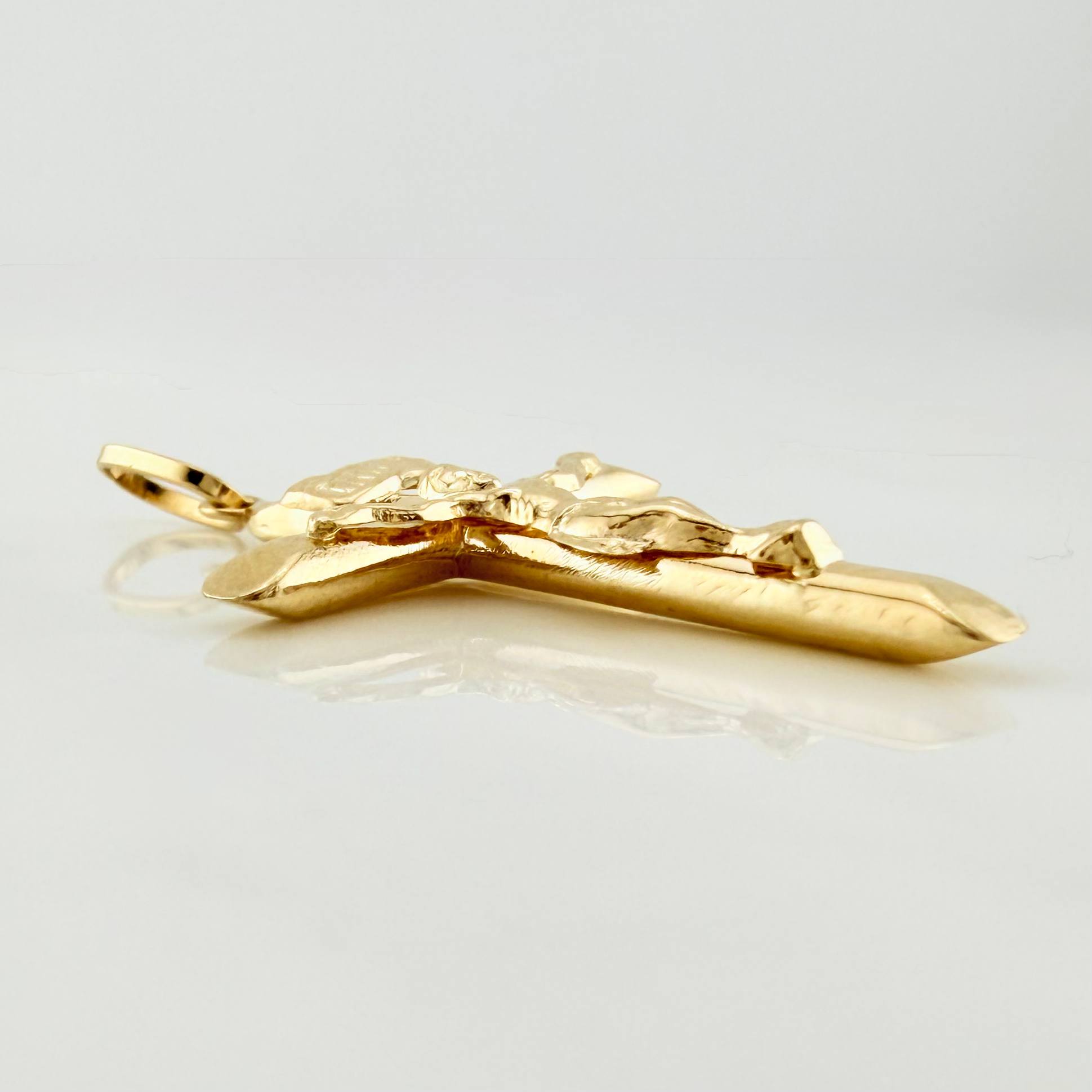 Pendant Cross Christ Flat Tips 1.3 g / 1 1/2 in Yellow Gold 18K